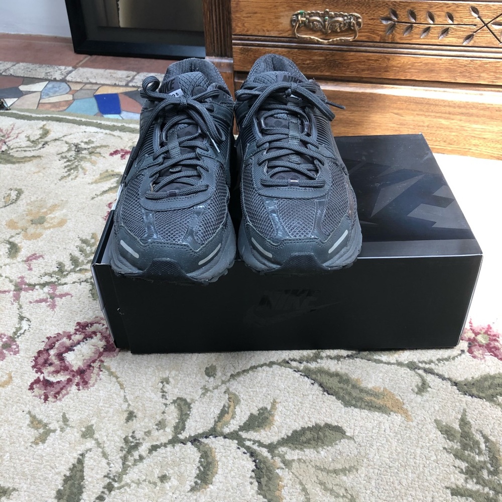 Nike Vomero 5